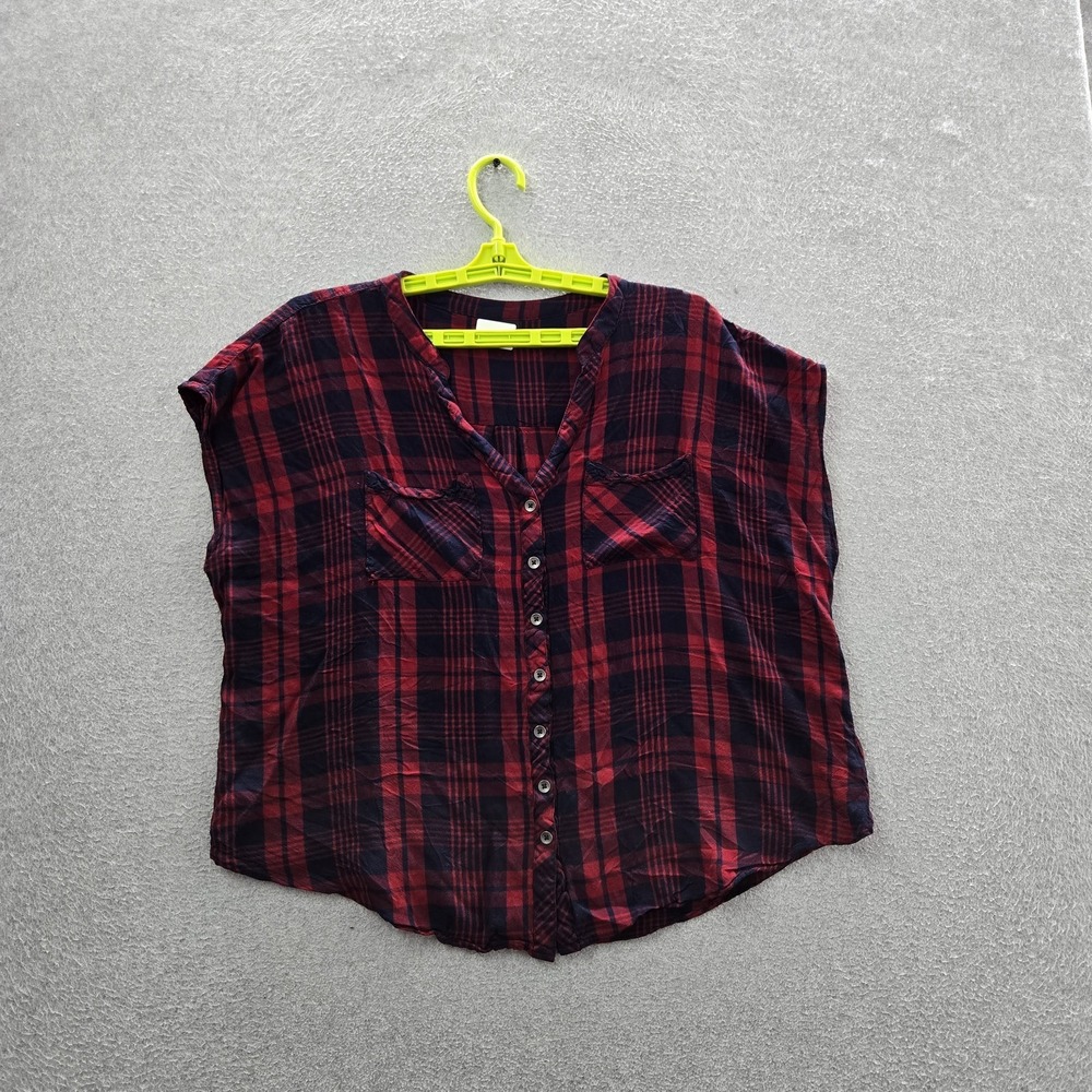Torrid Women Blouse 1 Red Plaid Button V-Neck Front Short Sleeve